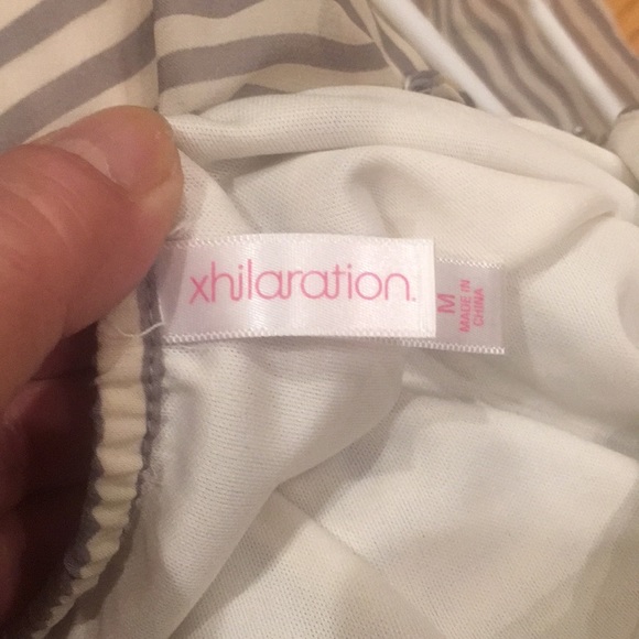 Women’s like new ruffled cami size medium - Picture 7 of 9